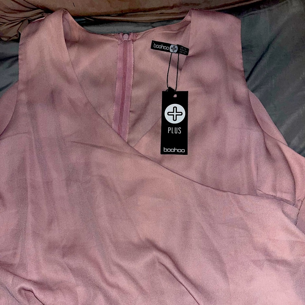 NWT BooHoo Dress